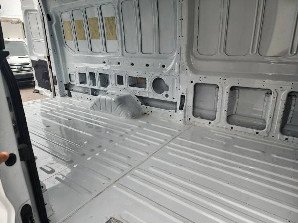 2022 Ford Transit 350 HD - Photo 14