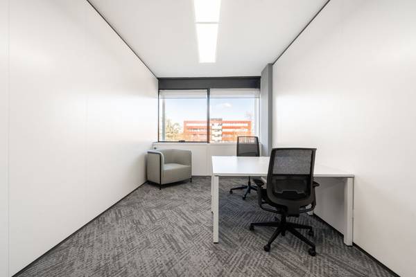$215 Comienza tu negocio de la manera correcta—con un escritorio en espacios de trabajo compartido (South Plainfield, NJ)63762848236675122