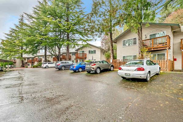 $1,495 / 1br - 650ft2 - Pet-Friendly Community, Non Smoking Community, Ceiling Fan (9555 SW Allen Blvd, Beaverton, OR)63820707646593123