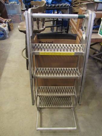 Heavy Duty Aluminum Truck/Trailer Ladder 1