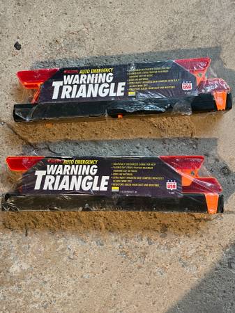 Victor Auto Emergency Warning Triangle 1