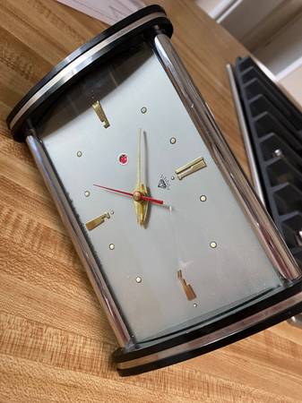 Vintage Mid Century 1970’s Clock - $55 (San Marcos)63471474016131121
