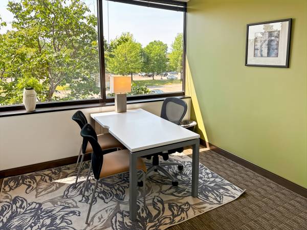 Startup-friendly office, ready to use! 1