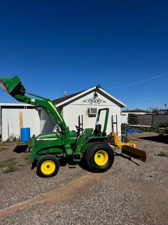 John Deere Tractor 1