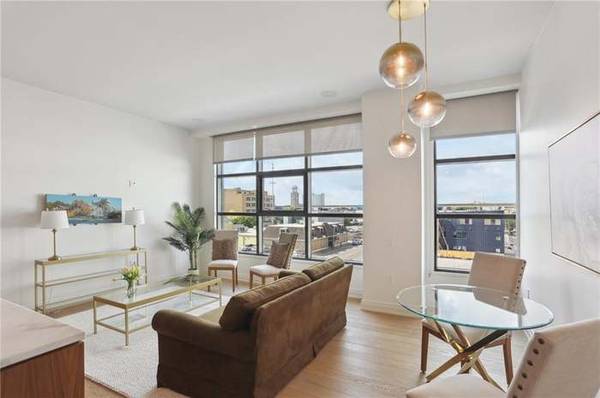 $1,300 / 1br - 947ft2 - Hermoso apartamento condominio de una habitación (Nueva Orleans, LA)63791993526915121