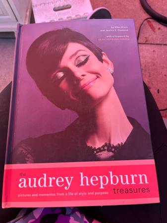 Audrey Hepburn Treasures 1