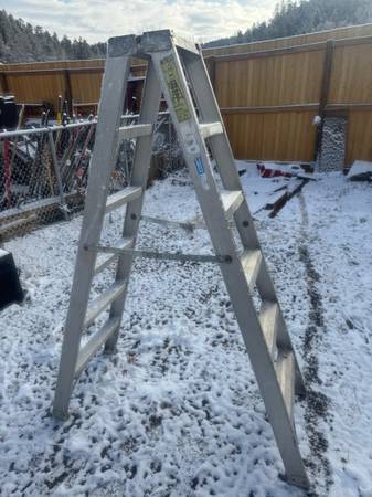 6’ folding alum ladder 1