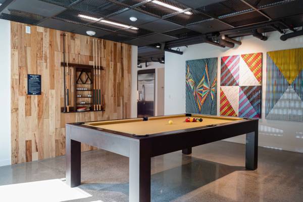 $1,859 / 375ft2 - Mude a su nuevo estudio amueblado antes de que comience la escuela | #510 (U District, Seattle, University Village, Greenlake, Amazon)63688607672321124