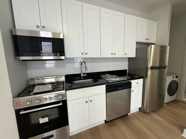 $2,200 / 1br - Recently Renovated 1BR Apartment – Prime PLG Brooklyn – Easy Commute! (Prospect Lefferts Gardens)64033801762434123