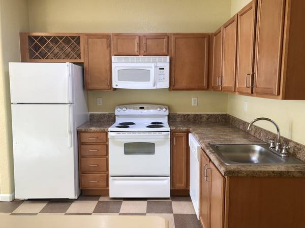$1,099 / 615ft2 - Studio #105 1 Month Base Rent Free/Credited App and admin fees (Asheville)64029374775043120