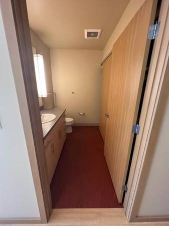 $1,873 / 1br - 581ft2 - ¡Siente el pulso de la ciudad - ¡Justo fuera de tu puerta principal! (Queen Anne, South Lake Union)63808059598209124