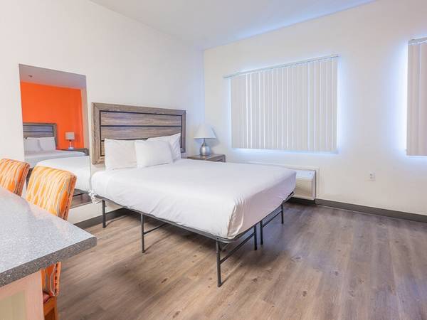 $372 Studio, Free Parking, Close to The Strip63859612142209123
