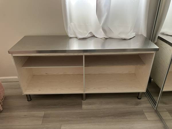 Moving sale TVstand $20 1