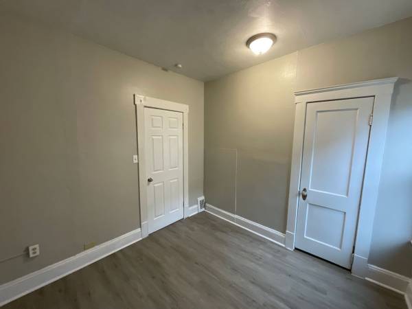 $700 / 1br - Great charming...1 bd, 1 ba | Available Now

In-Person Showings Available (Cleveland)63860362614657123