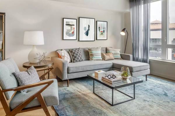 Dive into style! 1 BR, 1 BA, 609 Sq Ft of space awaits! 1