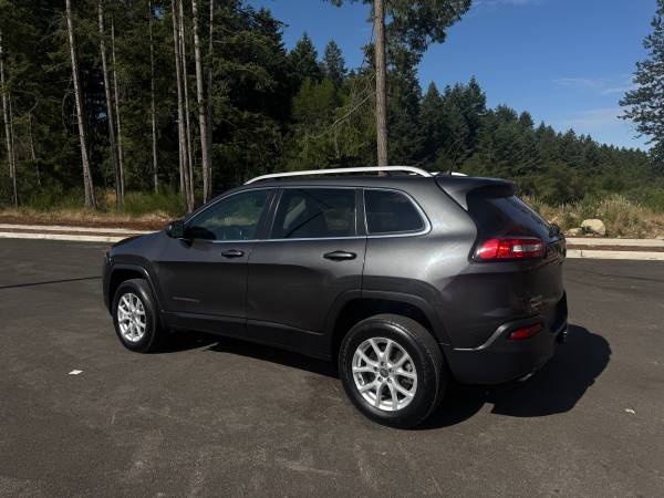 2016 Jeep Cherokee *Latitude - $5,500 (Puyallup)63623387618433122