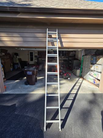 Like-New Keller 20 ft Aluminum Extension Ladder - 200 lb Capacity 1