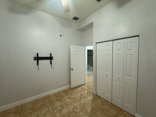 $1,100 / 1br - 575ft2 - Efficiency for Rent (Homestead)64002014594563122