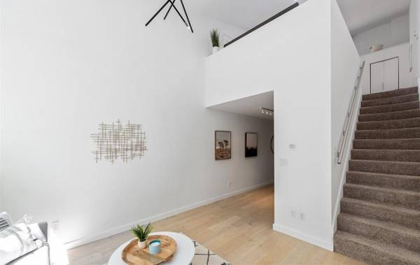 $1,800 / 1br - 644ft2 - Newly Renovated 1br/1ba Urban Loft (emeryville)63857952038529122