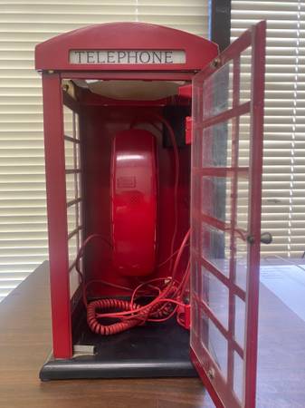 ENGLISH TELEPHONE BOOTH - $30 (Chatsworth)63471469683457121