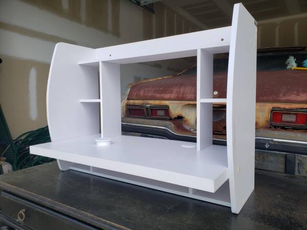 Floating Desk 1