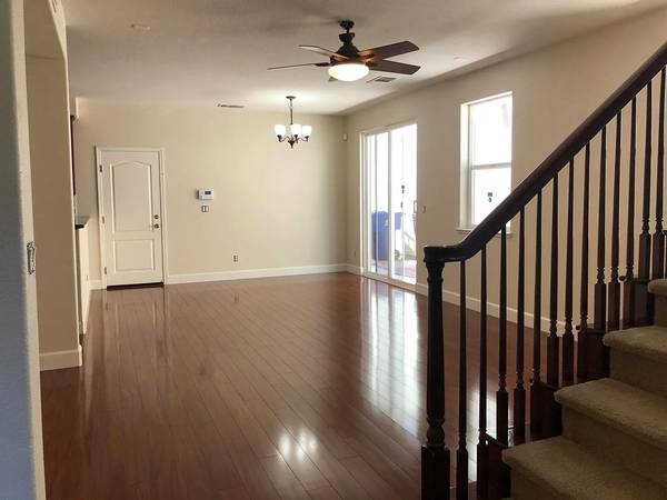 $1,050 / 4br - 2088ft2 - *\Spacious 4BR Natomas Home – 2-Story with Loft & 2-Car Garage!/* (Sacramento)63790665410177122