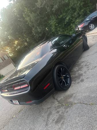 2019 Dodge Challenger R/T - $16,500 (College park)63620279419777122