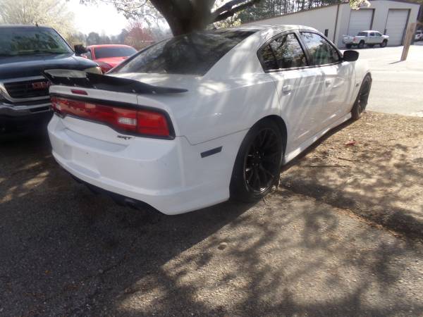 2012 dodge charger srt8 6.4 turbo mechanic special needs transmission% - $12,999 (riverdale)63621327200129124