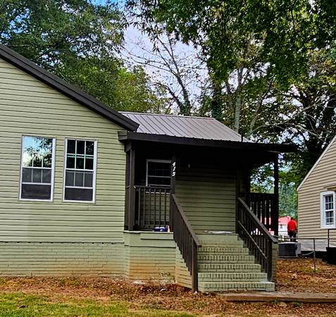 $950.00 / 2br - 800ft2 - Charming 2 Bed, 1 Bath Unit in Anniston - $950/month63812881548033121