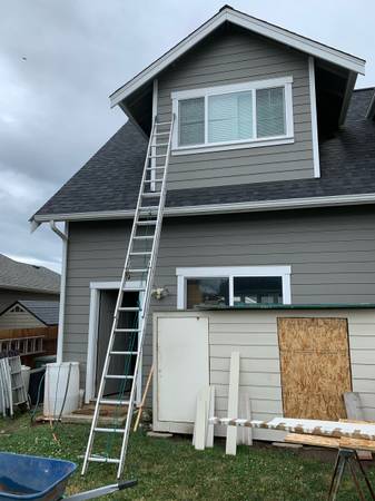 Escalera extensible de 28' - $200 (Ferndale)634358618696991216