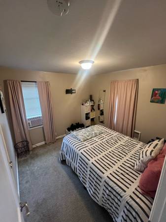 $600 / 1br - Room for rent (Lents)64039055874305120