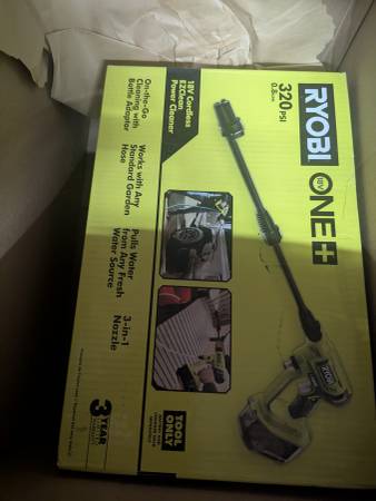 ONE+ 18V EZClean 320 PSI 0.8 GPM Cordless Battery Cold Water Power Cle 1