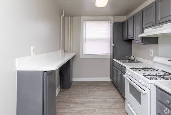 $1,135 / 2br - 716ft2 - Remodeled Kitchen, Ceiling Fans, Spacious Floor Plans (4023 Colchester Road, Baltimore, MD)63624787933059121
