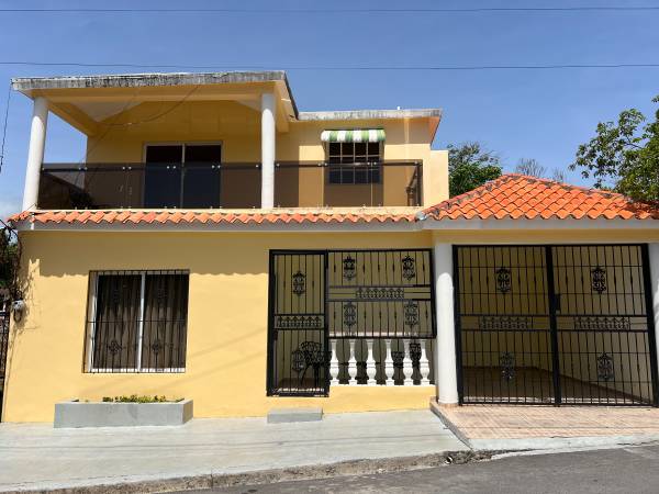 2 BDR HOUSE / BEACH CLOSE 1