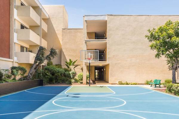 $3,985 / 3br - 1236ft2 - Doble Lavabo en Baño(s), Encimeras - Cuarzo (Sherman Oaks)63701054139521122