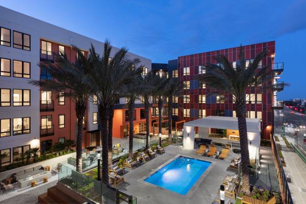 $5,508 / 3br - 1264ft2 - Luxury Living, Steps to BART & Caltrain, 2nd Fl, 3 BD / 2 BA (millbrae)63667976054787123