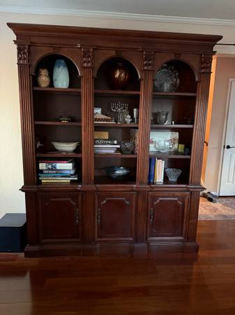 Hatch/bookcase with covered storage 1
