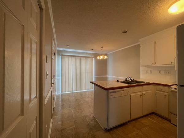 $950 / 2br - 1041ft2 - 2 Bedroom Townhome Sterling Pointe (UU2sp) (3825 Sterling Pointe Drive UU2)63897186464771121