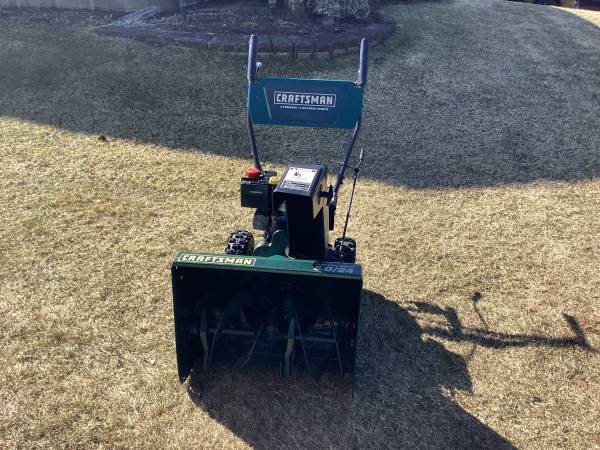 GREAT RUNNING CRAFTSMAN SNOWBLOWER 1