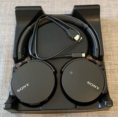 Sony Extra Bass Bluetooth Headphones - Black 1