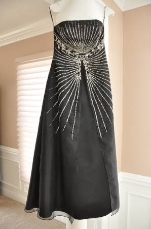Gown, black, size 10 1