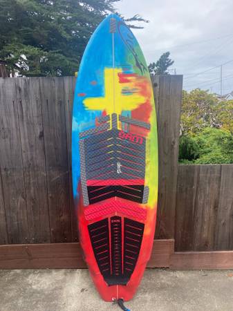 7’7” standup paddleboard in excellent condition 1
