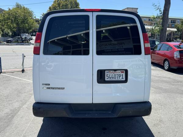 2007 CHEVROLET EXPRESS 1500. CLEAN TITLE, PASS SMOG, WORK VAN! - $8,999 (san mateo)63624151081601123