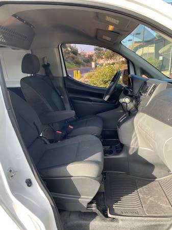 Furgoneta Nissan NV200 de carga 2019 - $9.400 (San Diego)63440215805059124