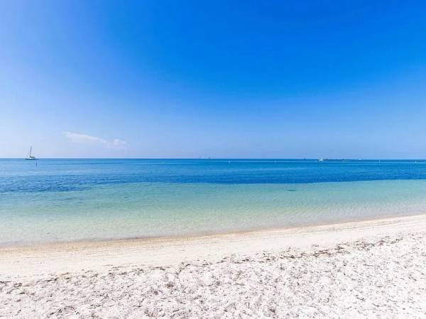 $170 / 3br - 1372ft2 - Only 2 blocks from Sombrero Beach. (Marathon)63923415598083120