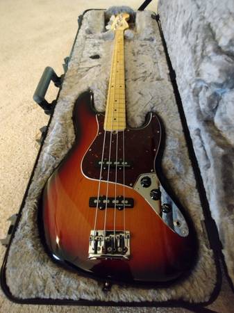 2017 FENDER AMERICAN PROFESSIONAL JAZZ BASS 1