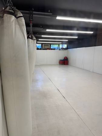 $1,950 / 616ft2 - Ground floor Retail/Exercise/Services commercial space- Lafayette (lafayette / orinda / moraga)63622983110145124