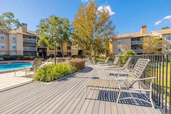 $1,299 / 2br - 970ft2 - Free Rent until 2026 Free App & Admin Move in Today! Ask for William! (Southside Jacksonville)64005272137218120