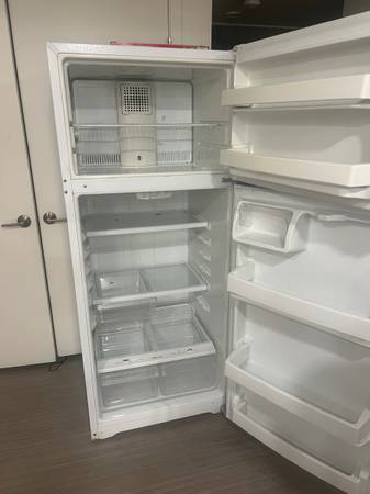 GE Refrigerator 1