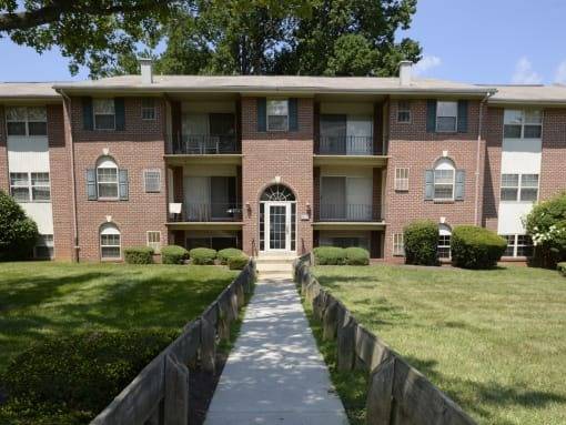 $1,411 / 2br - 1199ft2 - en Randallstown MD, 2B/2B, Electrodomésticos Eficientes (3901 Noyes Cir, Randallstown, MD)63694572387457121